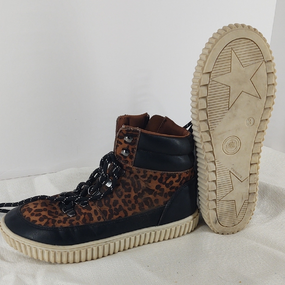 Wonder Nation Brown and Black High-Top Sneakers